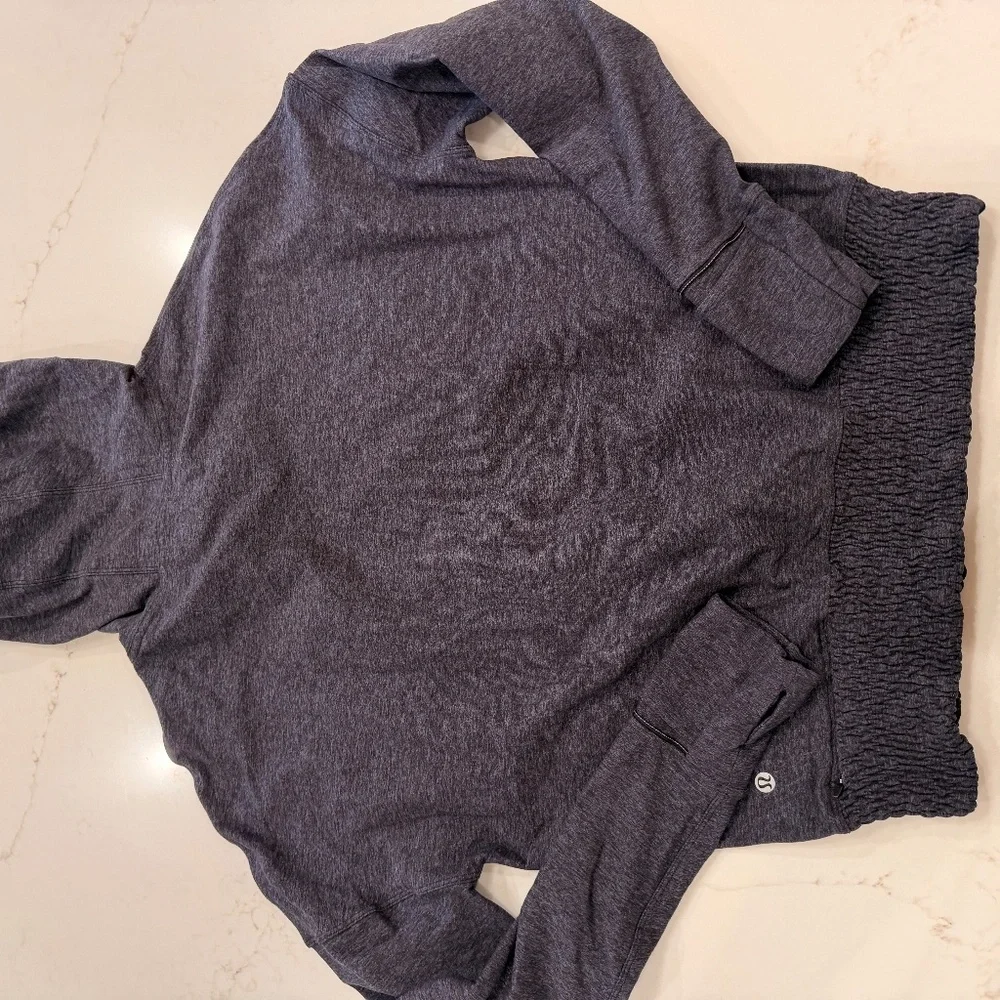 Lululemon Women’s Gray Heather Hooded Long Sleeve Top Ruched Hem Thumbholes